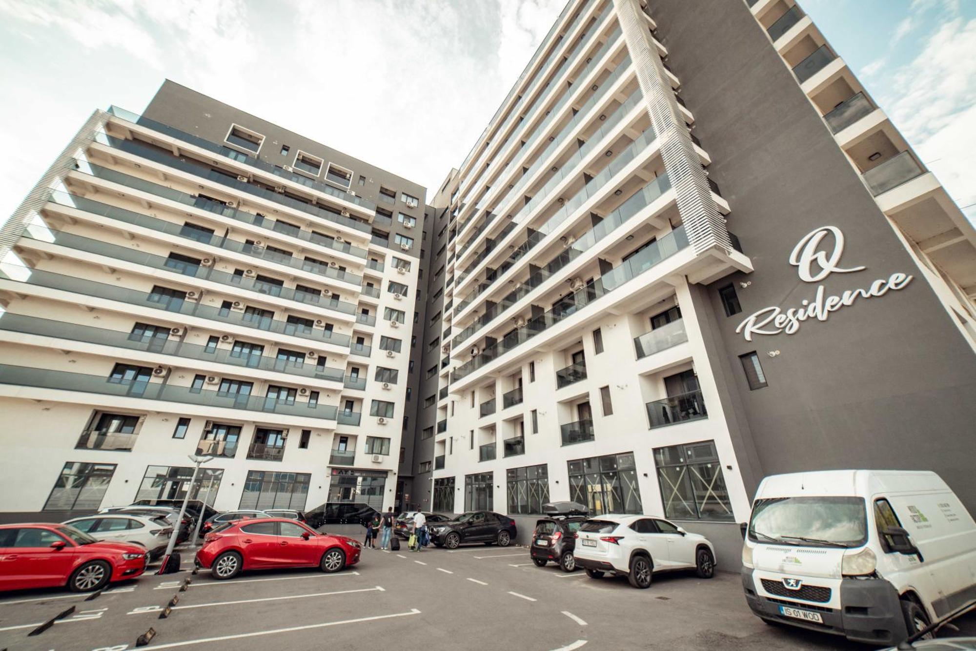 Cozy Apartments At Q Residence - Palas Mall Iasi Exterior photo